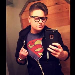 Meet your Posher, Larisa